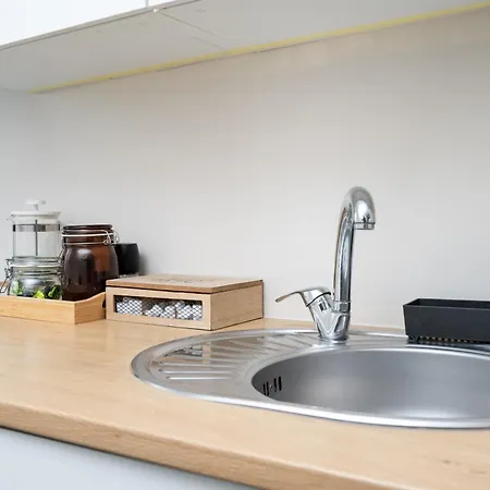 Apartment 6 - Cozy 2Br Apartment, Bus Station, Easy City Access Apartment