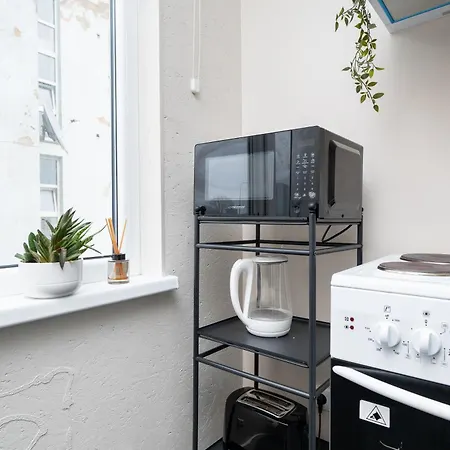 아파트 6 - Cozy 2br Apartment, Bus Station, Easy Access